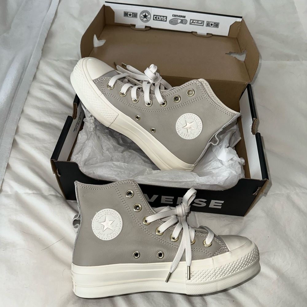Chuck Taylor custom made Converse leather platform sneakers, Womens size 5
